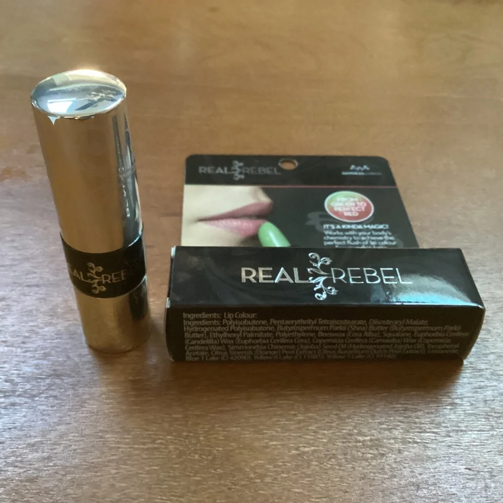 Real Rebel - Santhilea London Colour Perfect Luxury Lip Care NEW